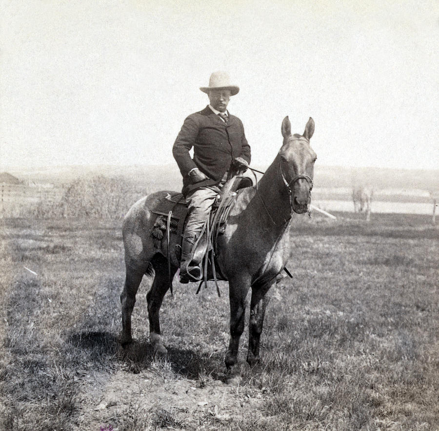 theodore-roosevelt-horseback--c-1903-international-images.jpg